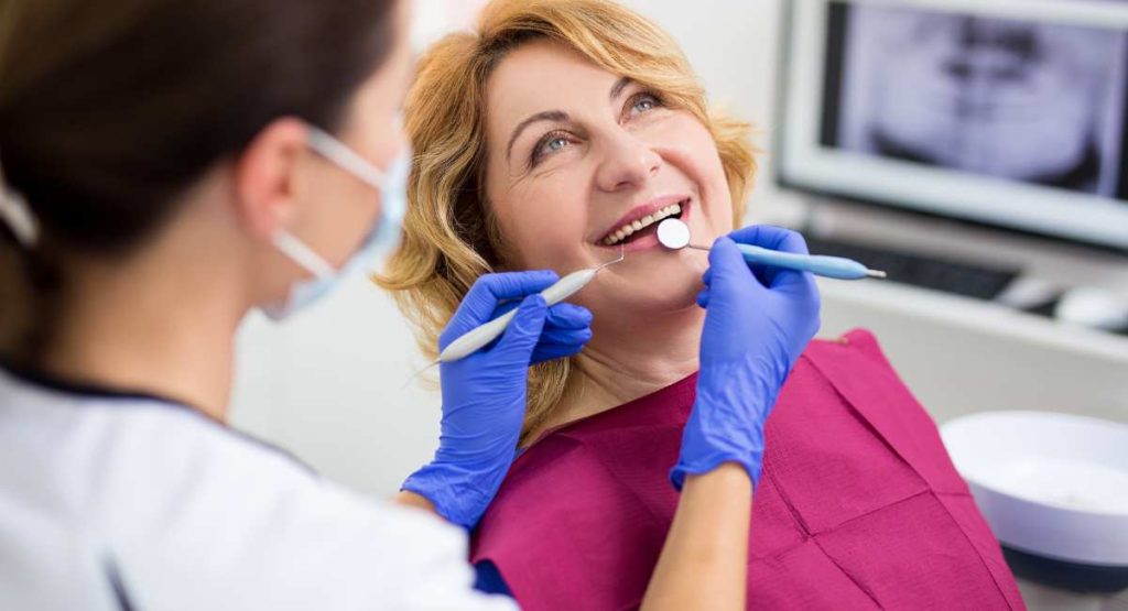 Rejsen mod sundere tænder med en billig tandlæge